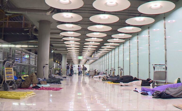 Barajas aplica desde hoy las limitaciones para impedir el acceso a personas sin hogar