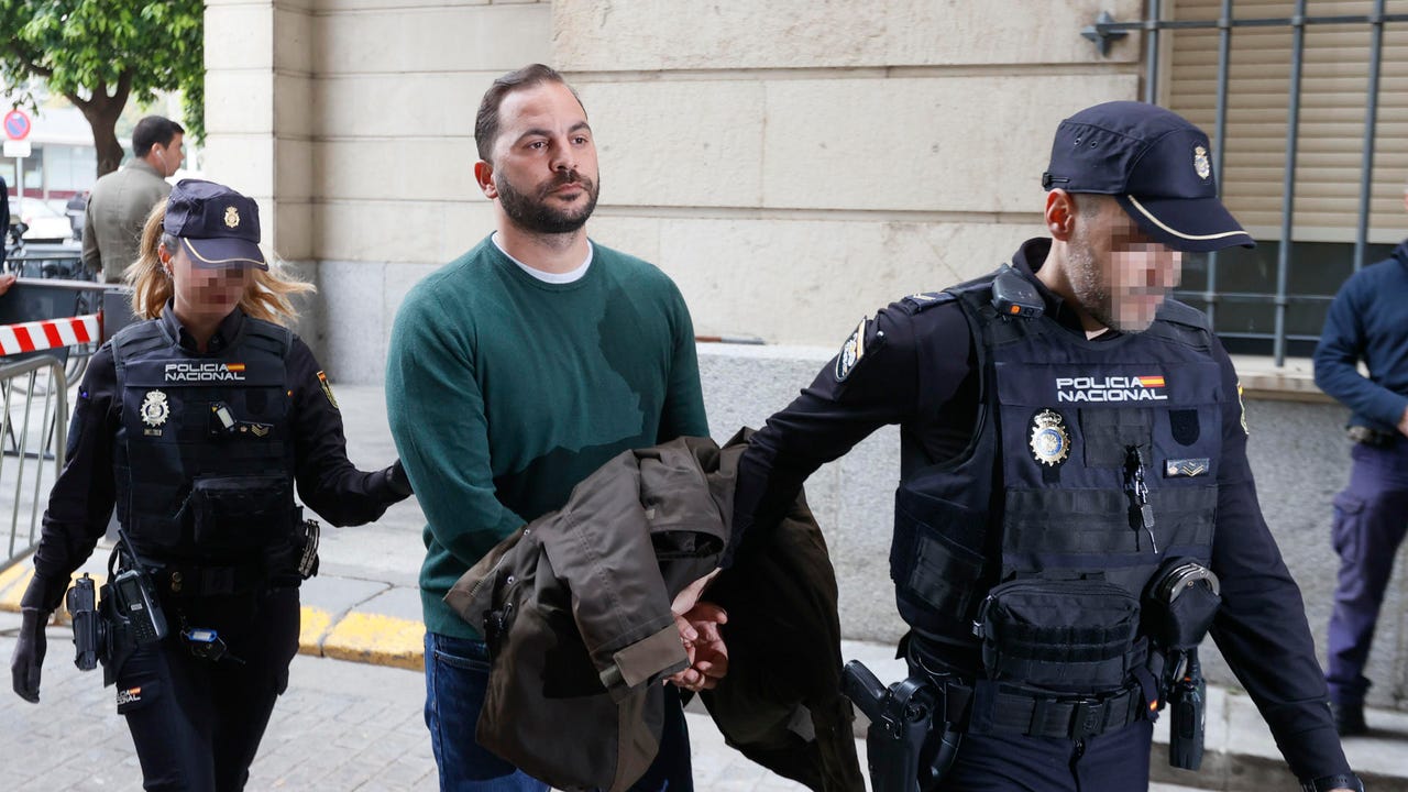 Antonio Tejado, sobrino de María del Monte, procesado por el asalto «violento y planificado» a la casa de la cantante