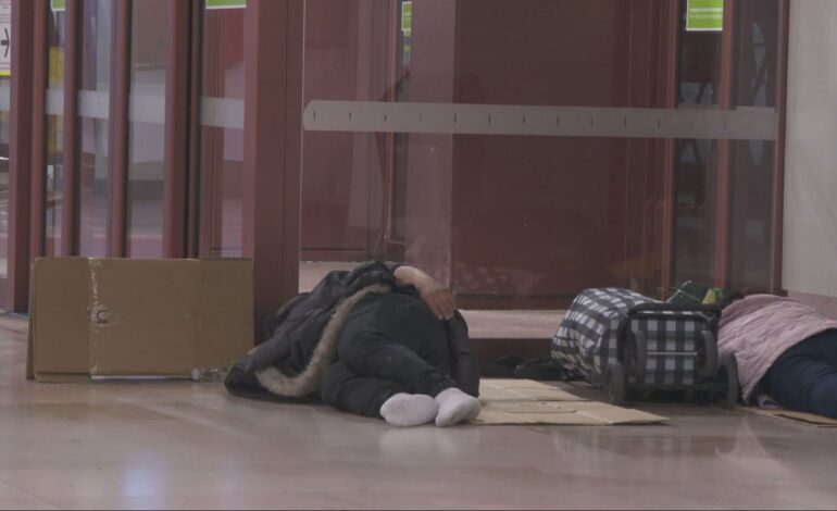 Los problemas en el aeropuerto de Barajas llegan al Defensor del Pueblo: «Es preocupante»