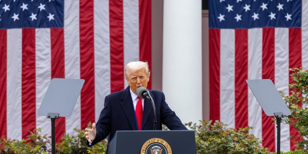 Trump atribuye el apagón en España a una gran dependencia de «energía intermitentes»