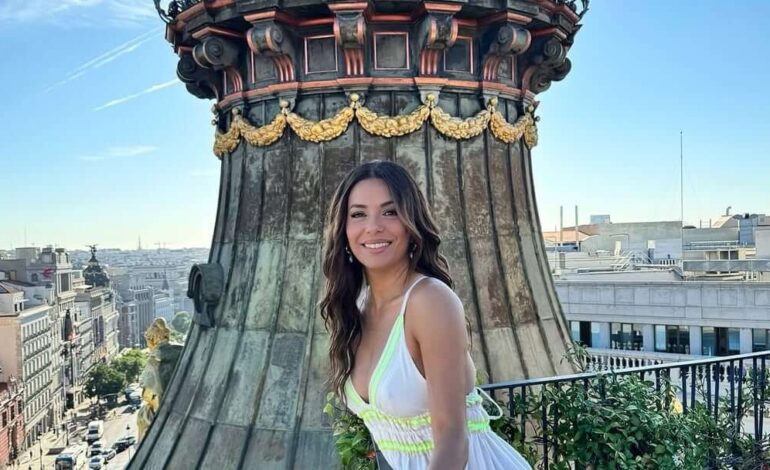 las sandalias planas que enamoran a las bajitas (Eva Longoria incluida)