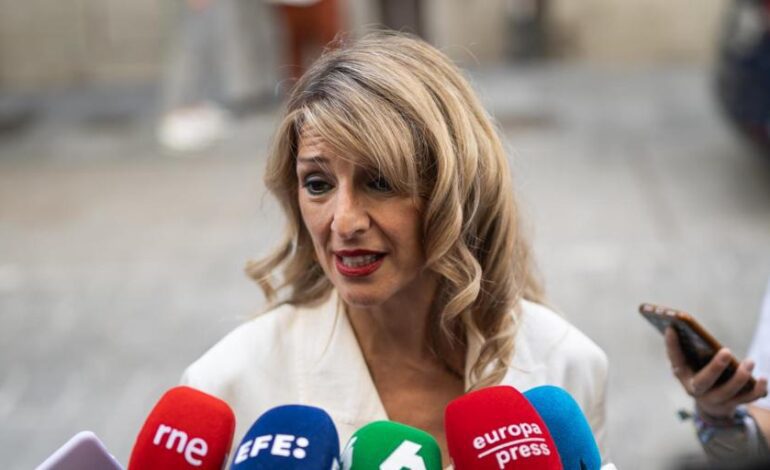 Yolanda Díaz urge al Gobierno a parar la opa del BBVA sobre el Sabadell