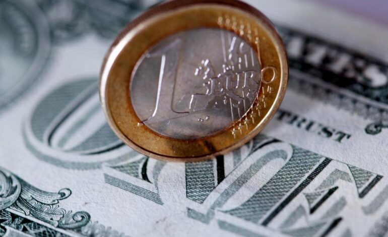 El euro se dispara a máximos desde 2021 frente al dólar ante la presión de Trump sobre la Fed