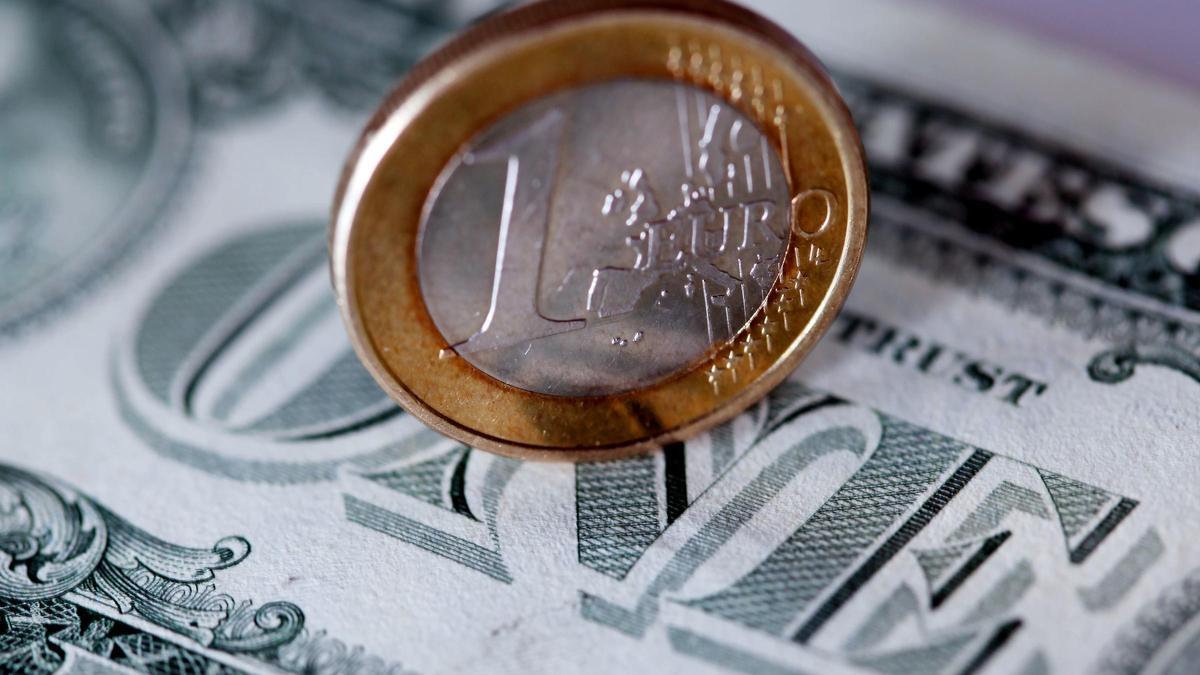 El euro se dispara a máximos desde 2021 frente al dólar ante la presión de Trump sobre la Fed