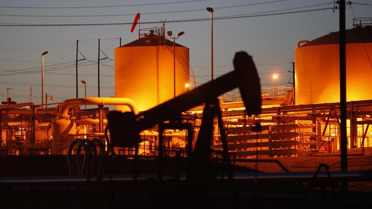 PRECIO GASOLINA | El barril de petróleo Brent se hunde ante la débil respuesta de Irán contra bases americanas en Qatar e Irak