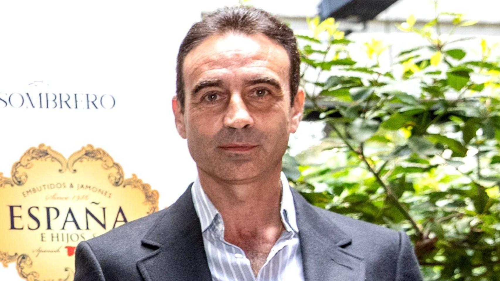 La intrahistoria de la visita de Enrique Ponce a la Clínica Ruber y cómo está su exsuegro, Victoriano, al cumplir 94 años