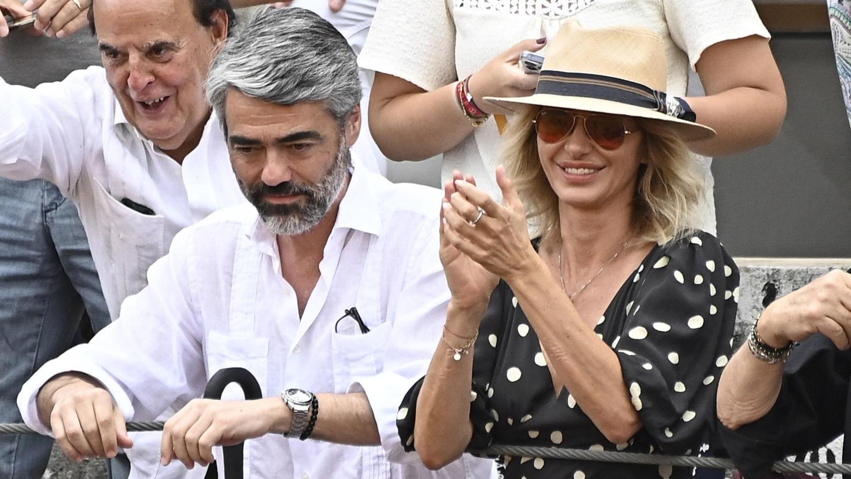 El momento fan de Susanna Griso en la corrida de toros de Aranjuez junto a su pareja, Luis Enríquez Nistal