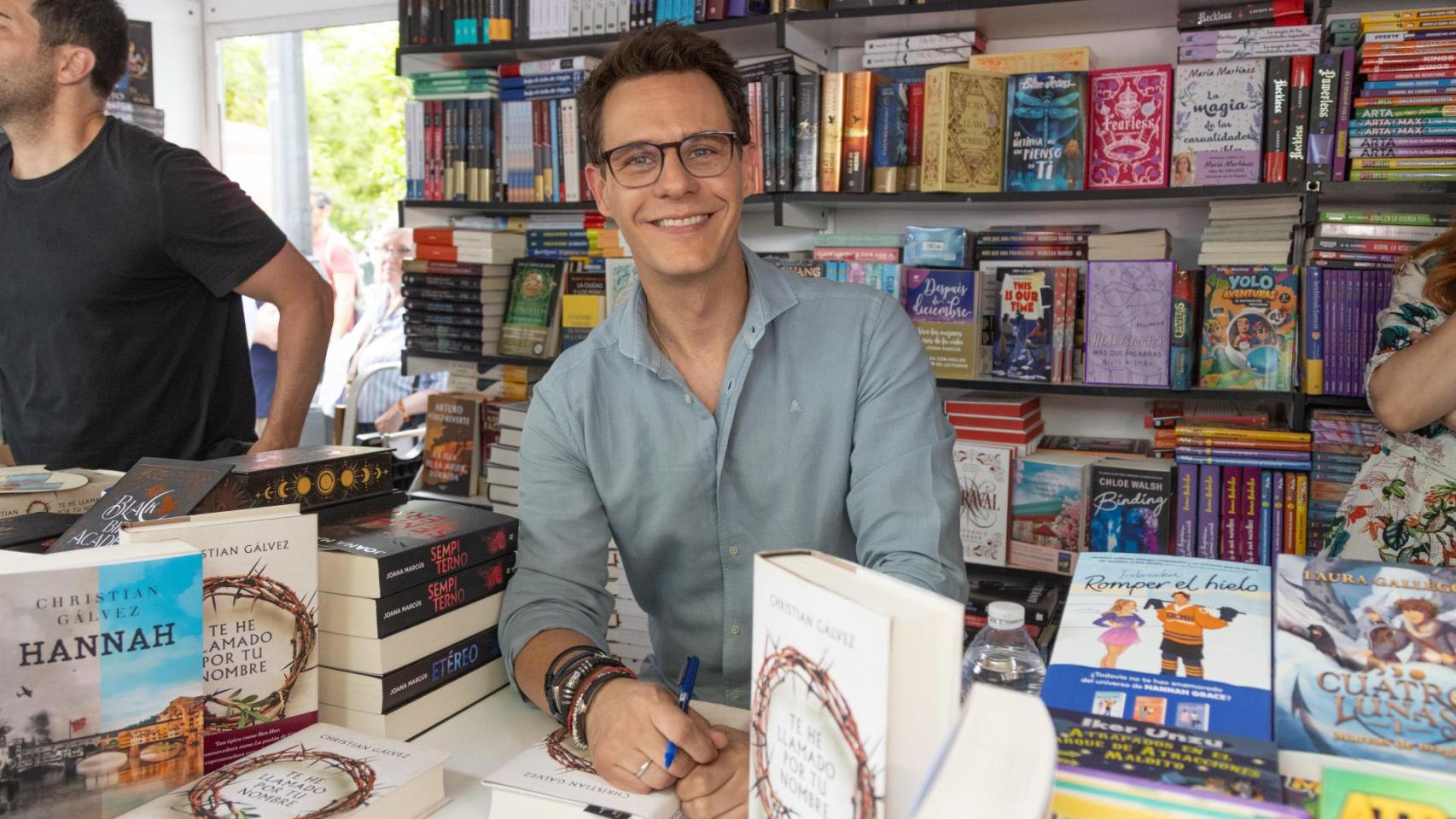 los famosos que han firmado sus ejemplares en las casetas de la Feria del Libro de Madrid