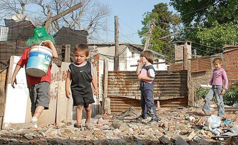 Unicef reconoce que casi 1,7 millones de niños salieron de la pobreza en Argentina durante el primer año de Javier Milei
