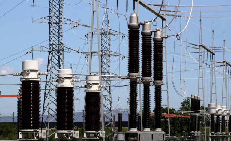 El apagón fuerza a la CNMC a adelantar el nuevo mercado de tensión de red, ideado en 2023 por el exceso de renovables