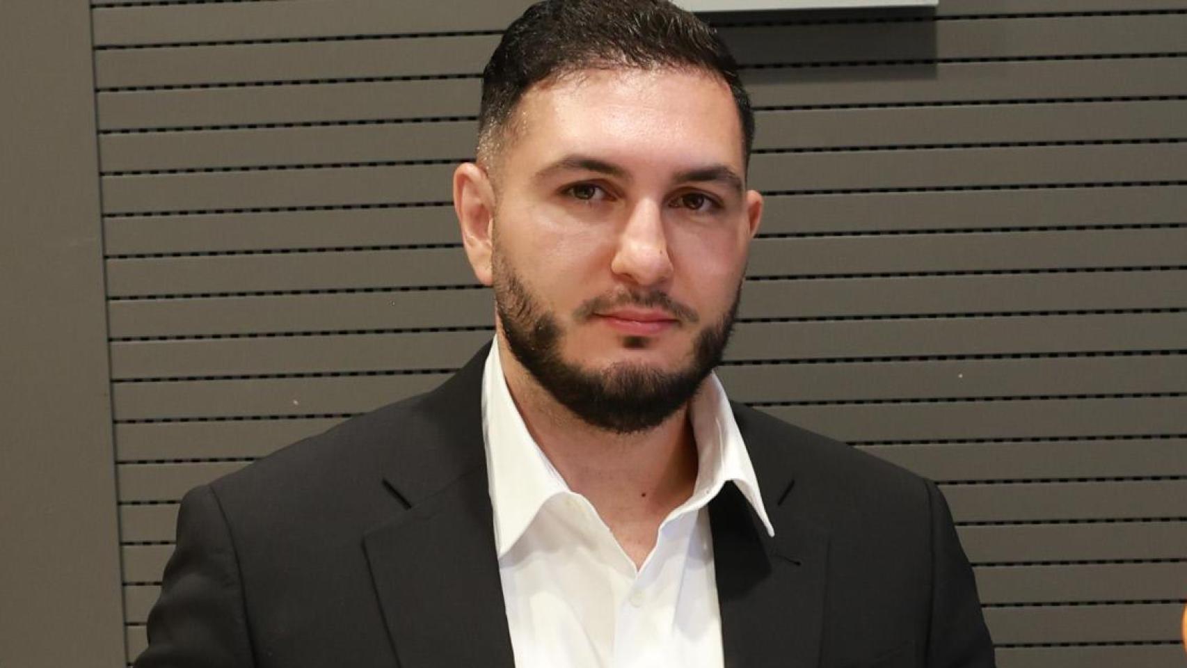 ¿Qué le ha pasado a Omar Montes? Hablamos con una experta sobre su aspecto en su última aparición pública
