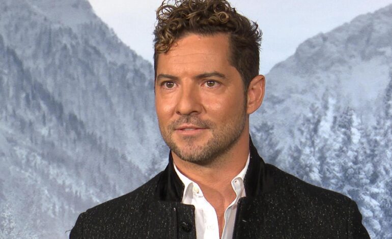 David Bisbal se rinde a la firma española de ‘streetwear’ que arrasa entre los adolescentes y encanta a la hija de Beckham