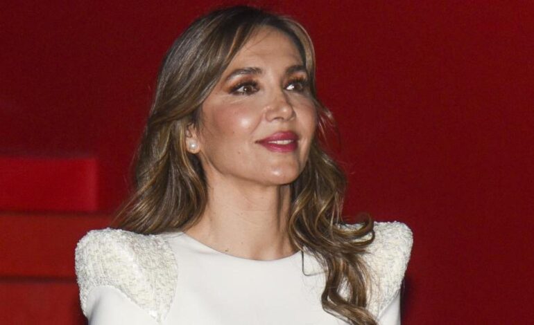 dónde y con quién está y su preocupación por el bienestar de Chus, su madre