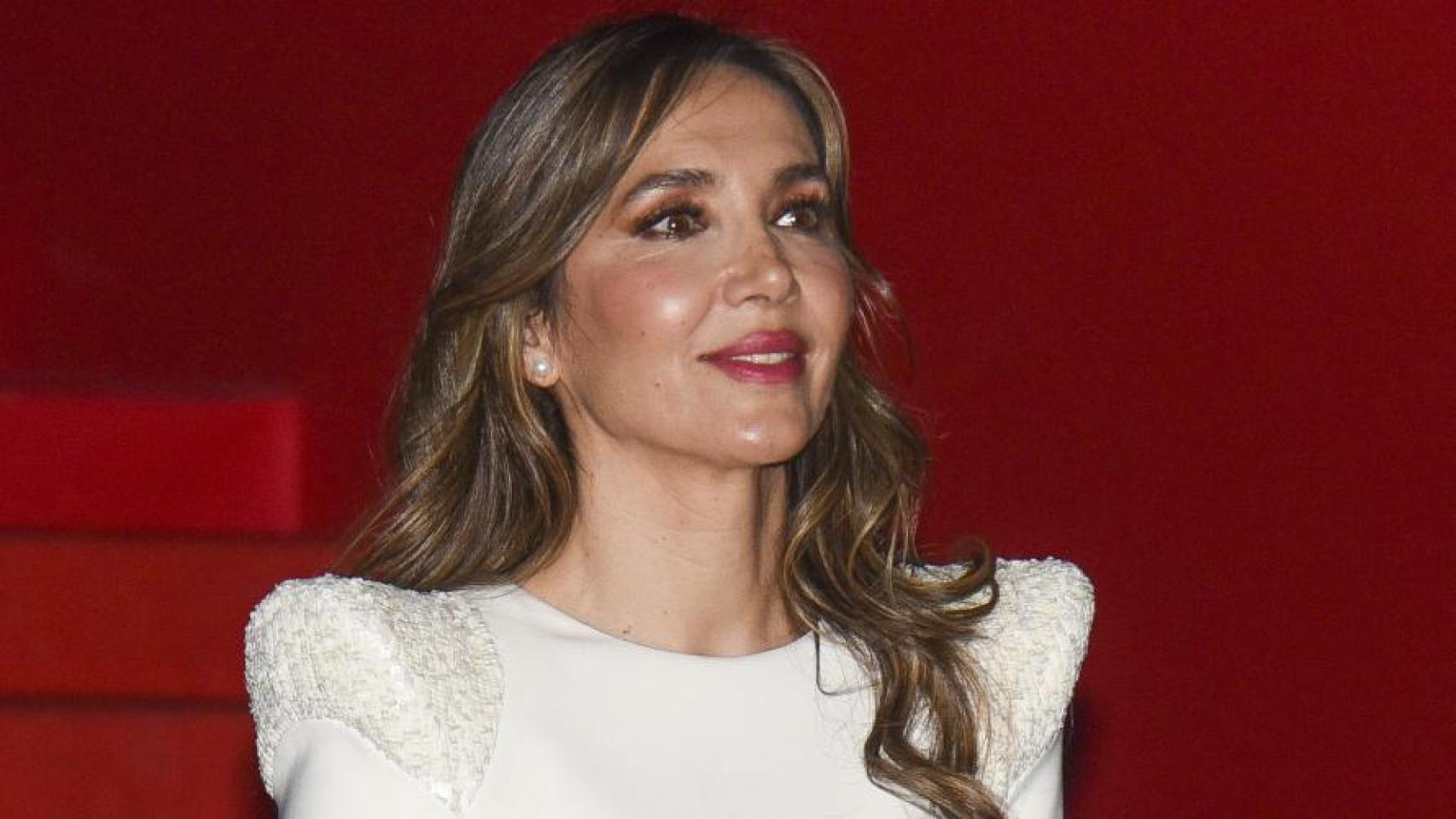 dónde y con quién está y su preocupación por el bienestar de Chus, su madre