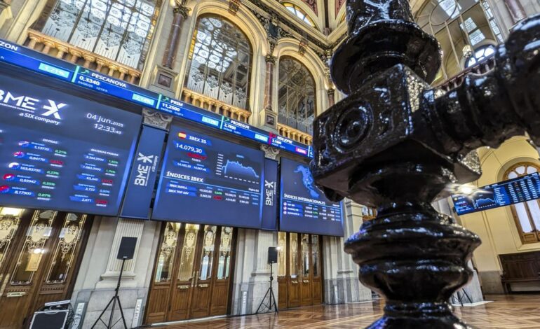 El Ibex 35 sube un 0,7% en su octava semana al alza y recupera los 14.200 puntos