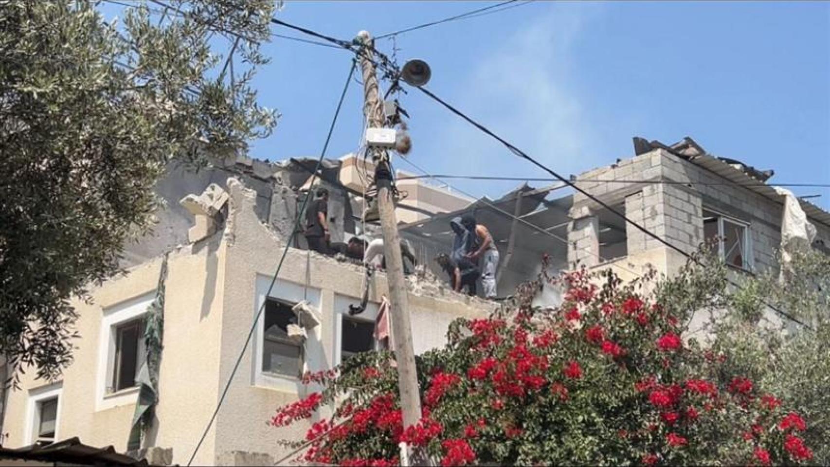 Al menos ocho muertos, entre ellos cuatro niños, en un bombardeo israelí a la oficina de Médicos del Mundo en Gaza