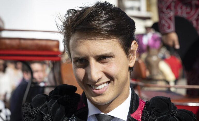 Roca Rey, un fenómeno de masas que ha convertido sus corridas de toro y fiestas en el ‘place to be’ de los famosos