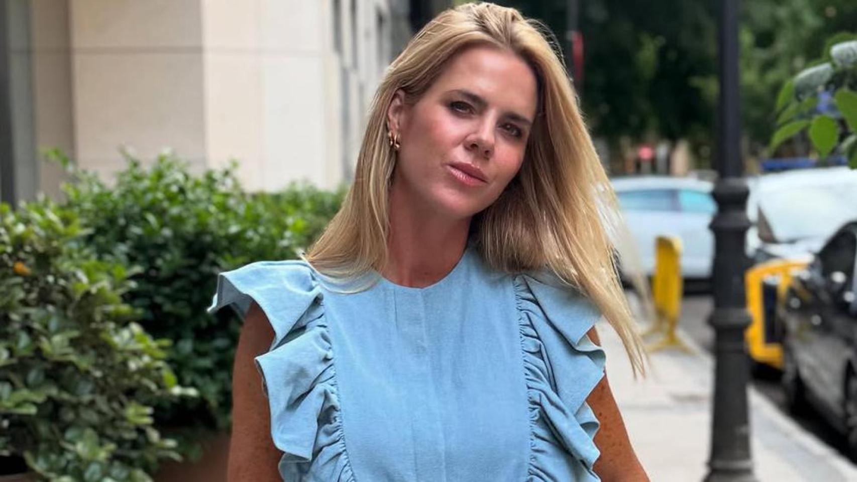 Amelia Bono estrena el mono ‘denim’ de The IQ Collection que arrasa en la web y es un ‘must’ del verano