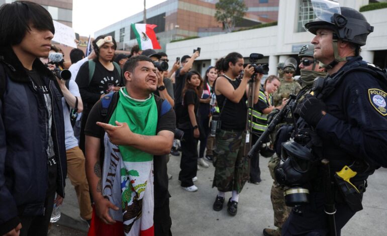 Trump pausa su programa de redadas indiscriminadas contra migrantes mientras se esperan manifestaciones masivas