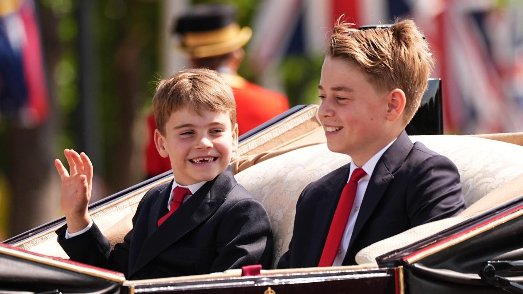así ha robado el protagonismo al rey Carlos III con sus risas y muecas