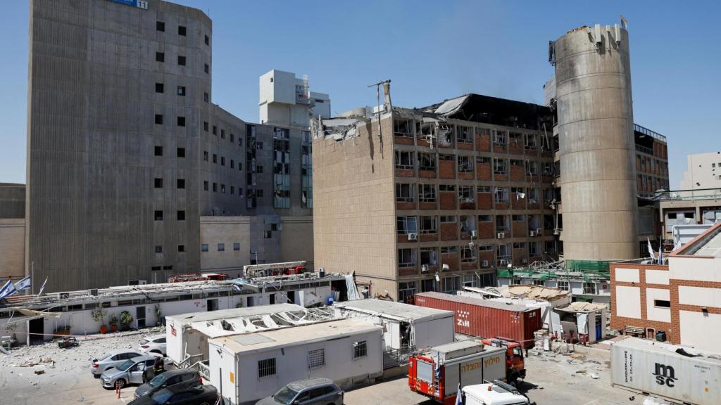 El Hospital Soroka, después del impacto del misil balístico.