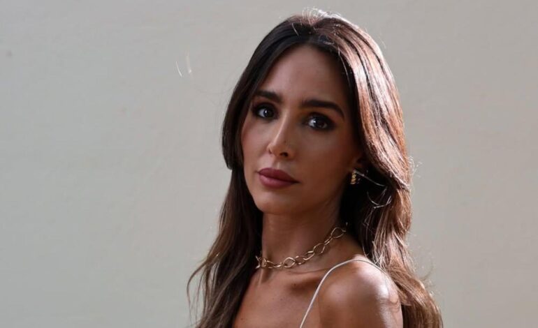 Rocío Osorno tiene el bañador bicolor de Calzedonia que las expertas en moda ya han fichado