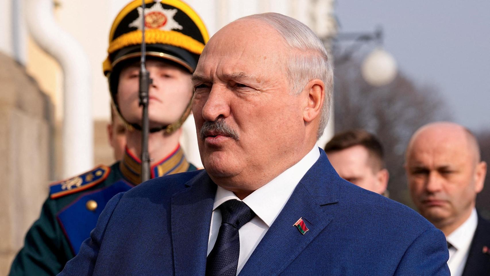Lukashenko juega con fuego en Bielorrusia al provocar una escasez histórica de patatas por su control de los precios