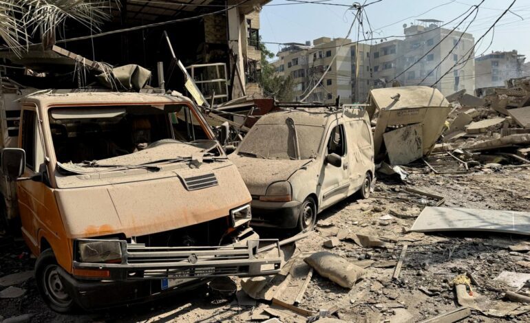 Al menos un muerto y 11 heridos en un bombardeo israelí contra un edificio residencial en el sur de Líbano