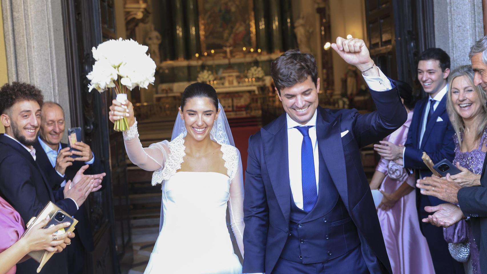 Así son los dos vestidos de novia que la influencer Carla Vico escogió para su ‘sí, quiero’ a Álvaro González en Madrid