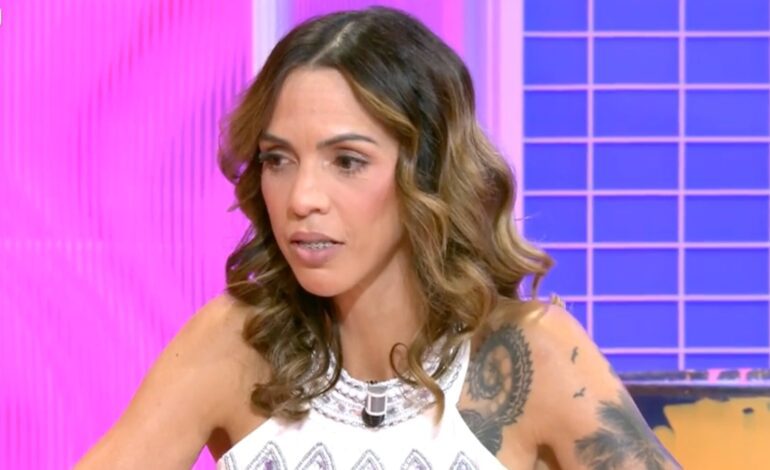 Paola Olmedo lanza un nuevo dardo a Carmen Borrego: «Que deje a los novios y disfrute de la boda»