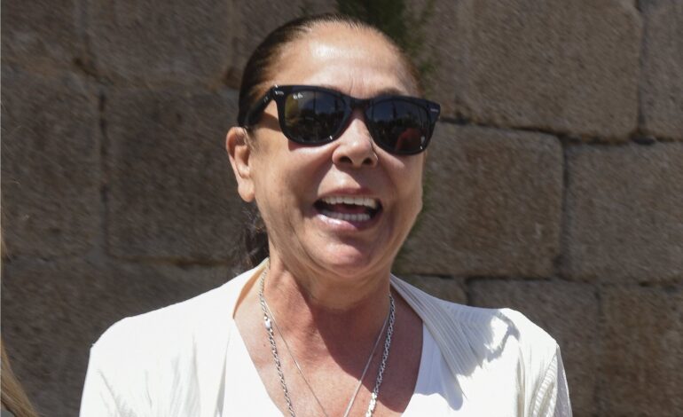 Isabel Pantoja reaparece en El Rocío para rezar a la Virgen: «Estuvo llorando todo el rato»