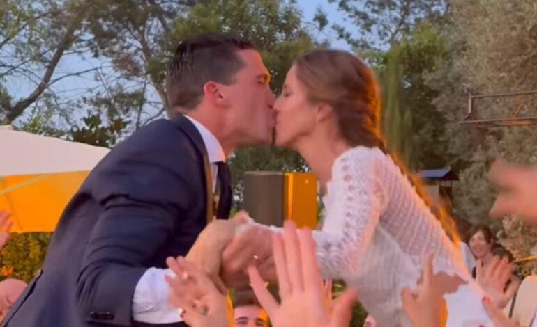 Jaime Lorente y Marta Goenaga celebran su boda en el Castillo de Batres: «El mejor día de mi vida»