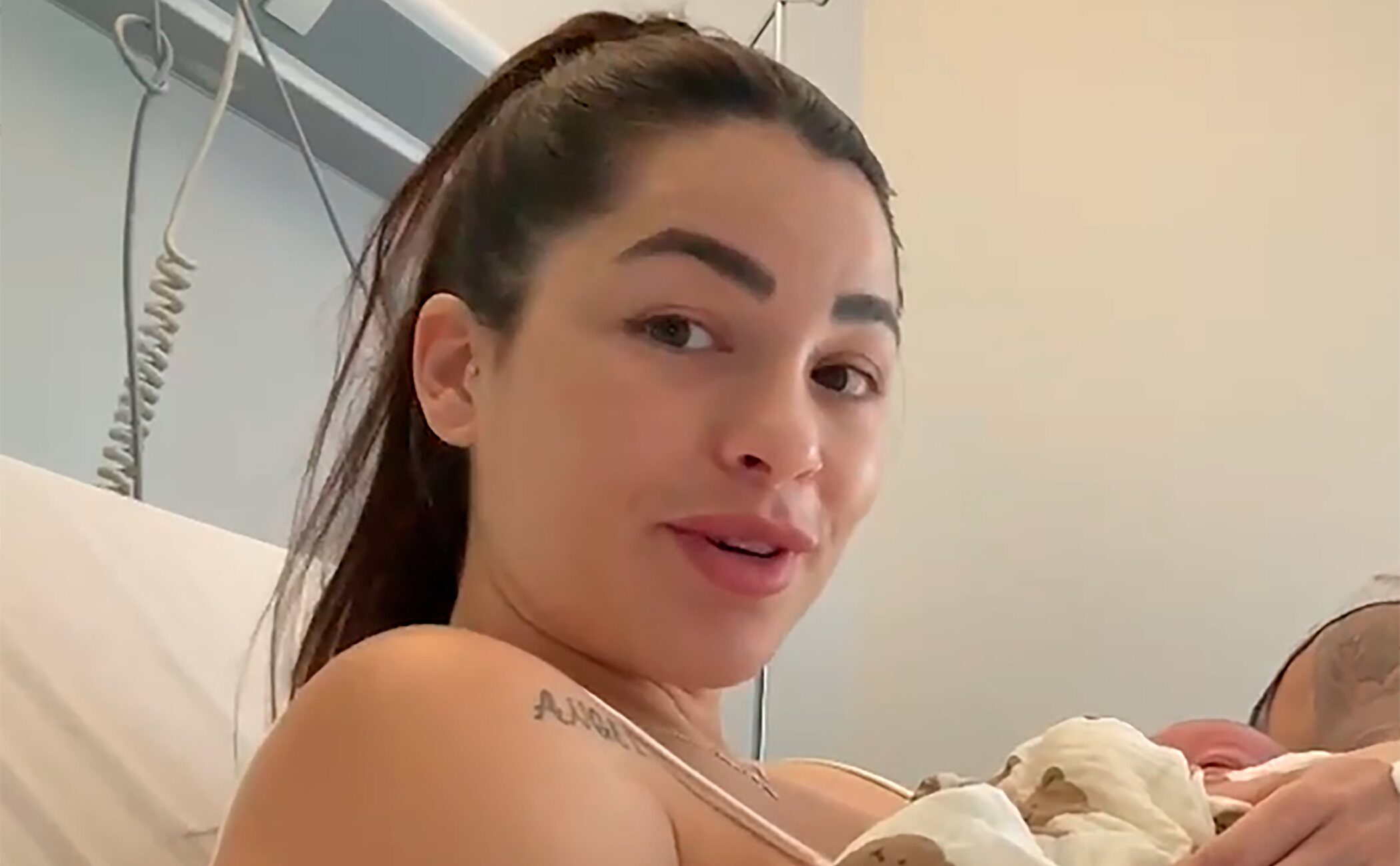 Jennifer Lara (‘MyHyV’) da a luz a su hijo Asia tras un parto doloroso pero «muy emocionante»