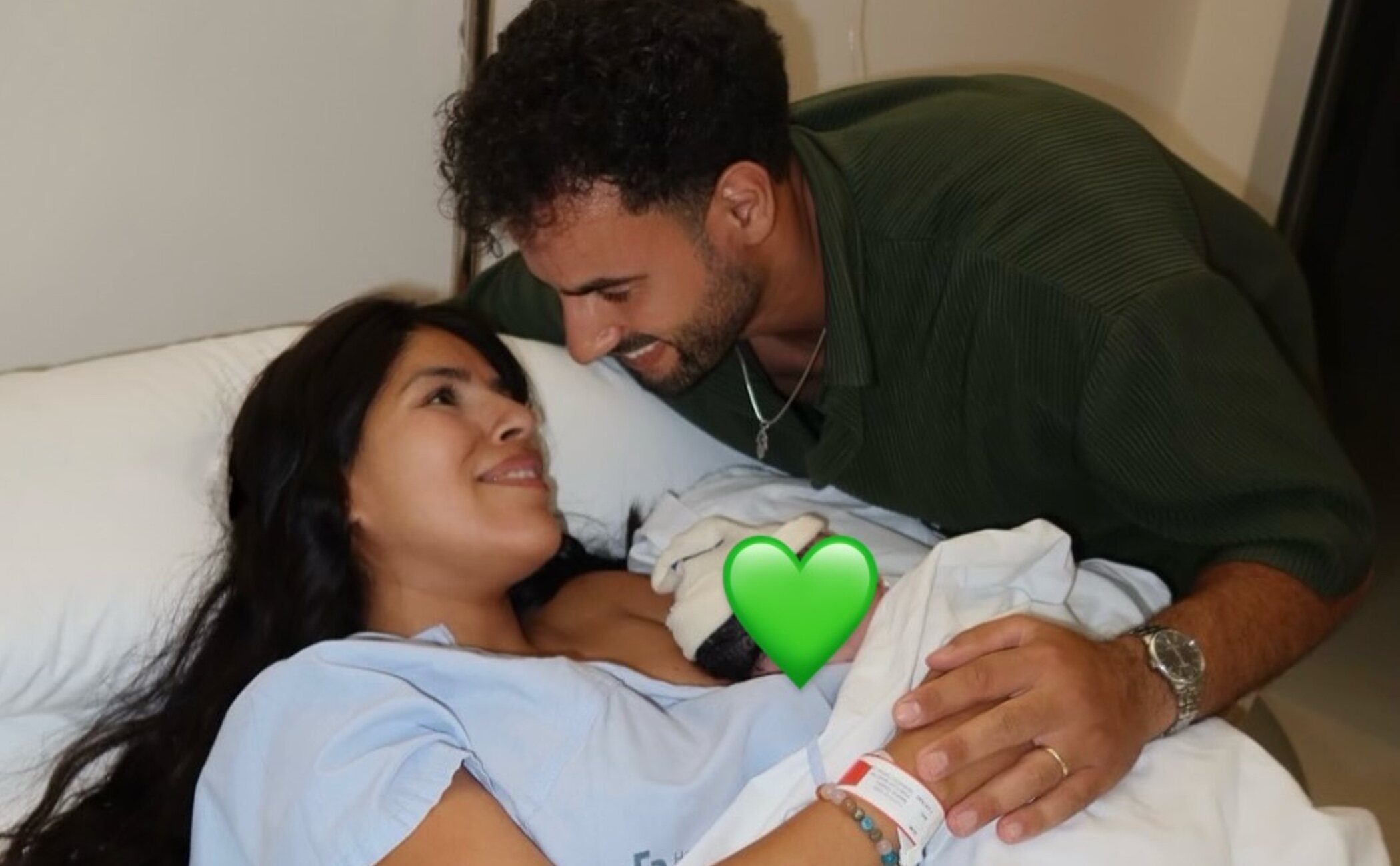 Isa Pantoja y Asraf Beno anuncian que han sido padres de su primer hijo en común: «Ya te queremos con locura»