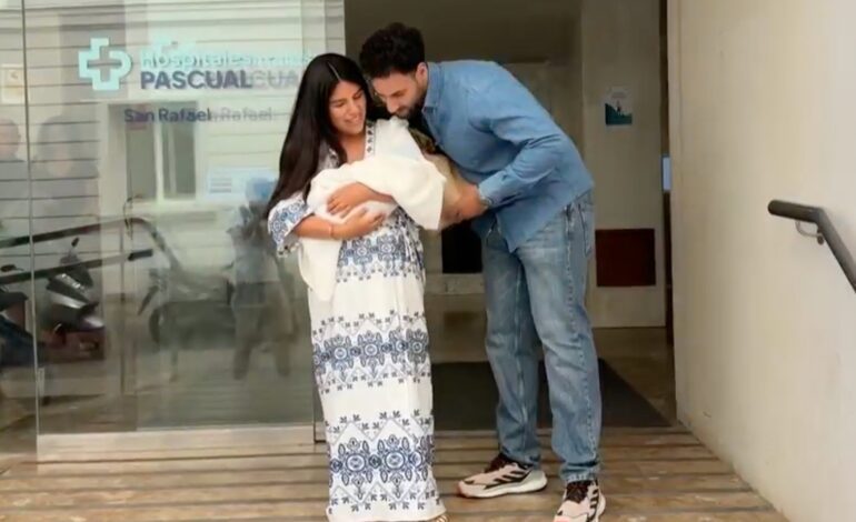 Isa Pantoja y Asraf Beno se marchan a casa con su pequeño Cairo: «Lloré muchísimo»