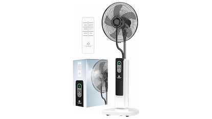 Ventilador con un nebulizador sobre un fondo blanco