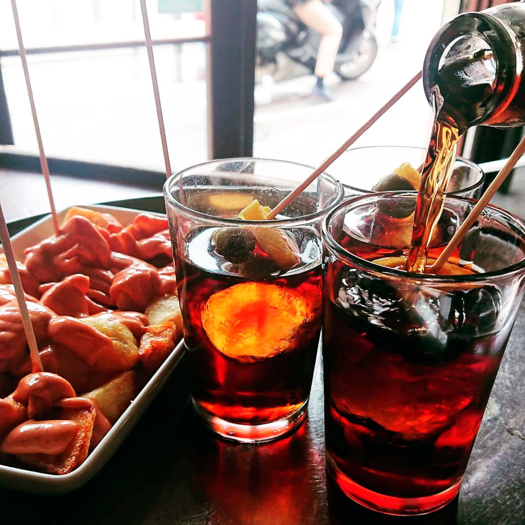 Vermut en el Bar Canigó, un clásico del distrito de Barcelona de Gràcia