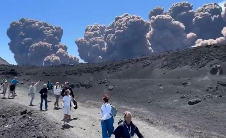 ETNA HOY DIRECTO | Erupción del volcán Etna en Italia, hoy en directo