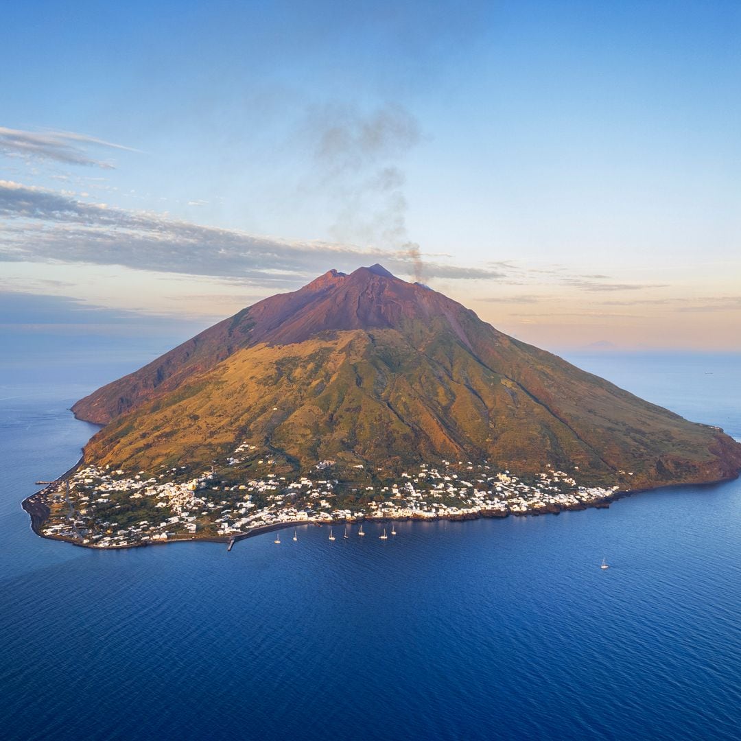 Stroboscope Island and Volcan, Italia