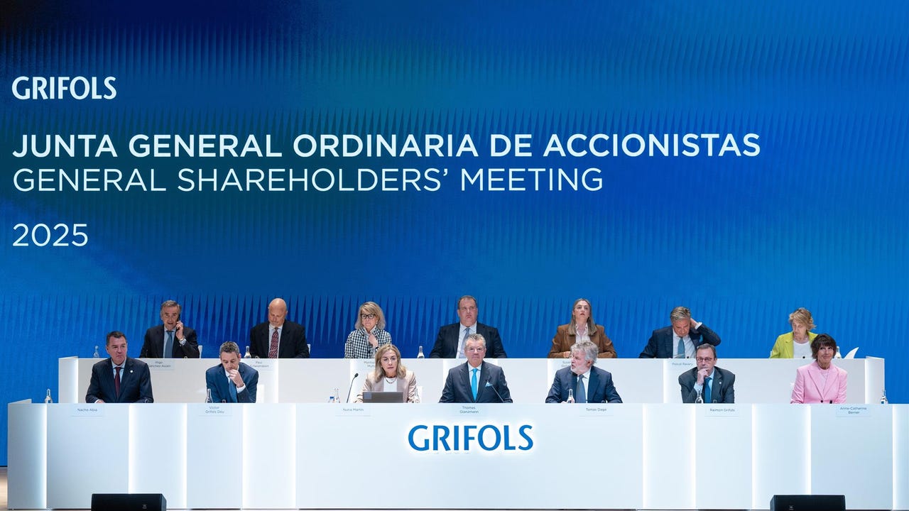 Grifols se compromete ante la junta de accionistas a volver a repartir dividendo