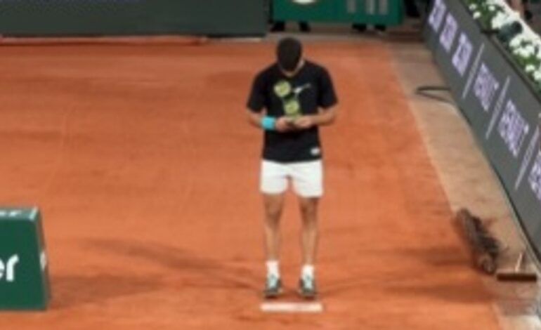 El bonito gesto de Alcaraz con Rafa Nadal en semifinales de Roland Garros