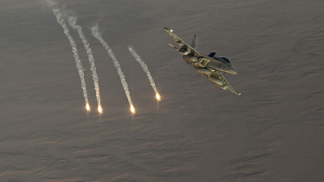 La Marina de Israel bombardea el puerto de Yemen desde el mar por primera vez