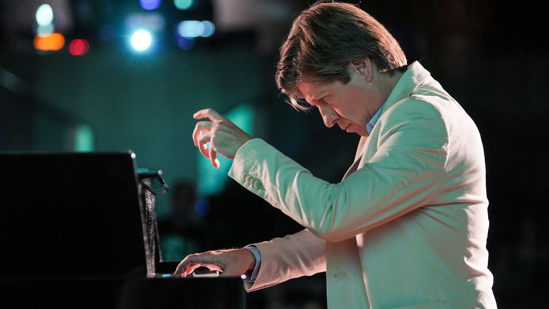 Mario Prisualos, embajador pianista de 