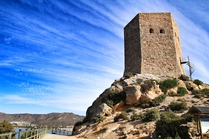 La torre de Santa Elena, también conocida como Azohía Torre.
