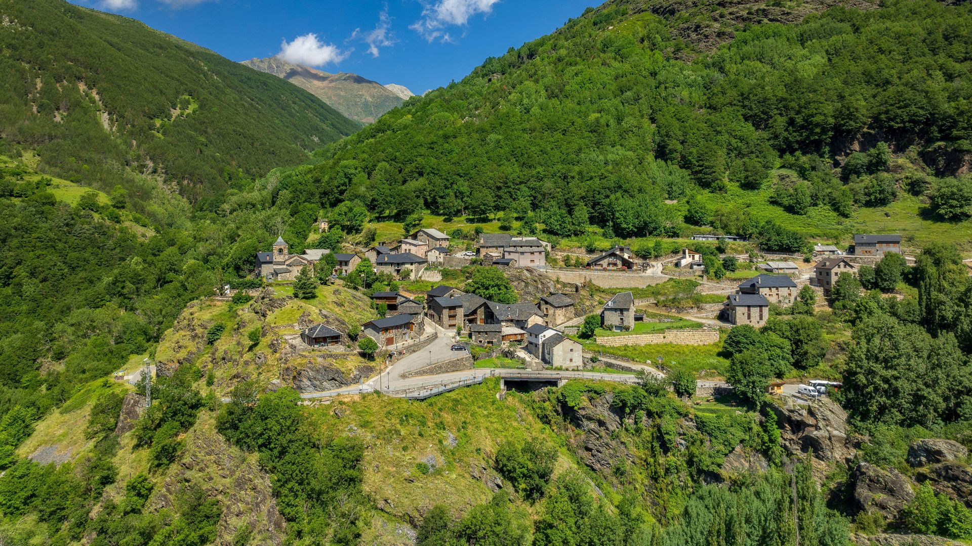 Capdella, ciudad de Vall Fosca, en los Pirineos catalanes, Lleida