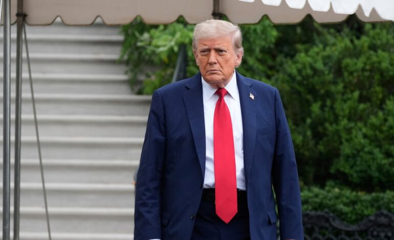 Trump intensifica su rechazo a los migrantes y pide a los agentes de la ICE que realicen «la mayor deportación masiva de la historia»