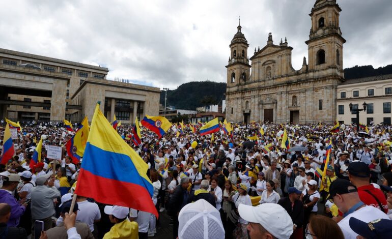 Los colombianos gritaron contra la violencia en la multitudinaria «Marcha del silencio»