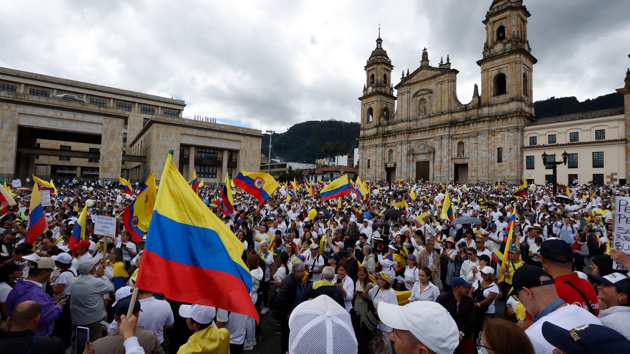 Los colombianos gritaron contra la violencia en la multitudinaria «Marcha del silencio»