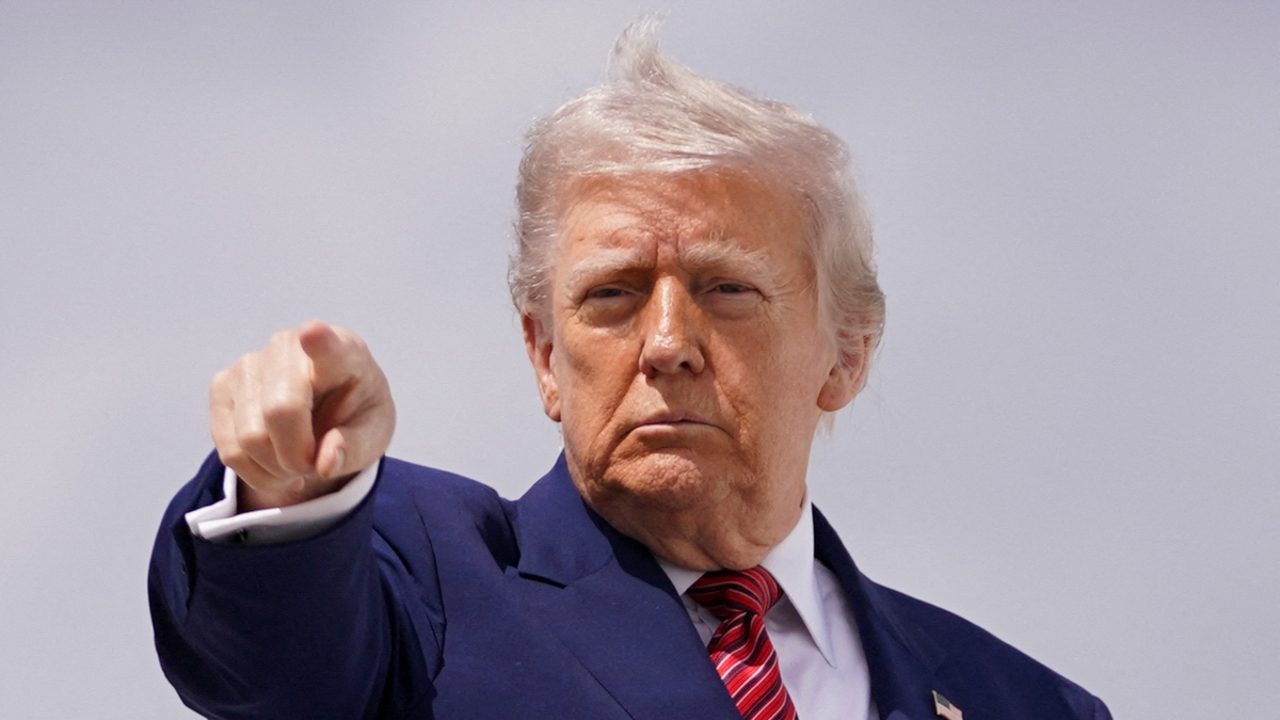 Trump decidirá en las próximas «dos semanas» si interviene en Irán aunque ya ‘fantasea’ con el sustituto de Jamenei