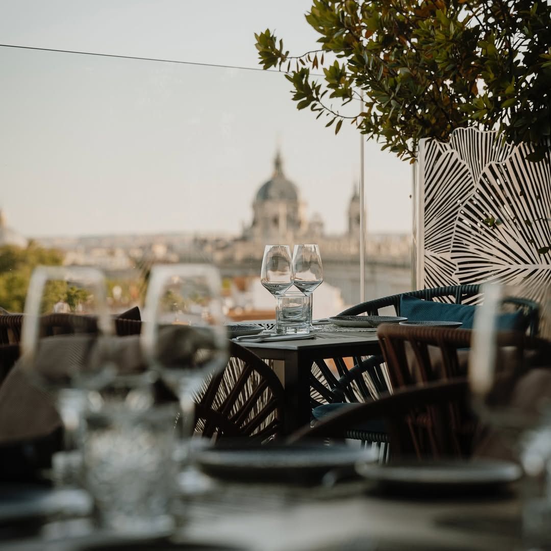 Ginkgo Sky Bar, la terraza ubicada en el diseño VP Plaza España en Madrid